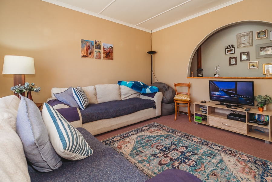 5 Bedroom Property for Sale in Heatherlands Western Cape